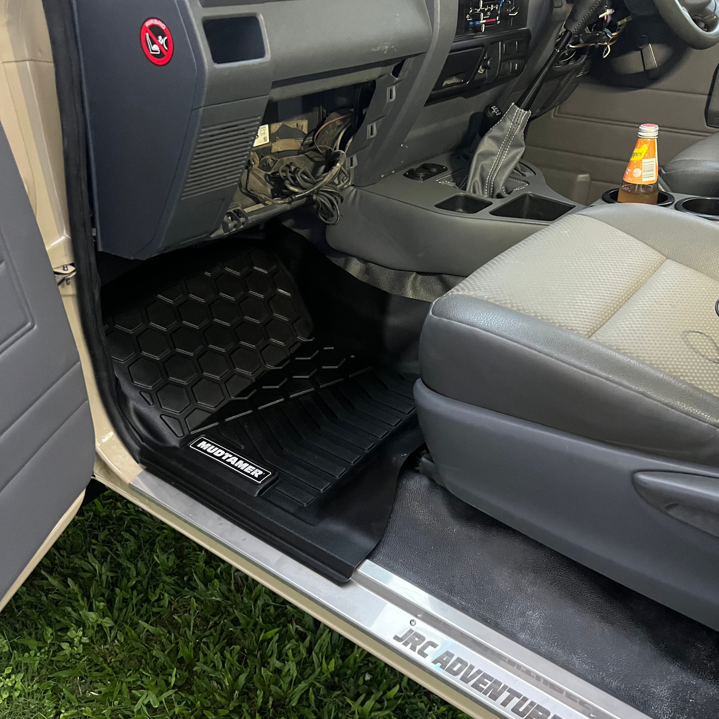 Toyota 79 Series Landcruiser Single Cab 2024+ Facelift | MUDTAMER Floor Mats